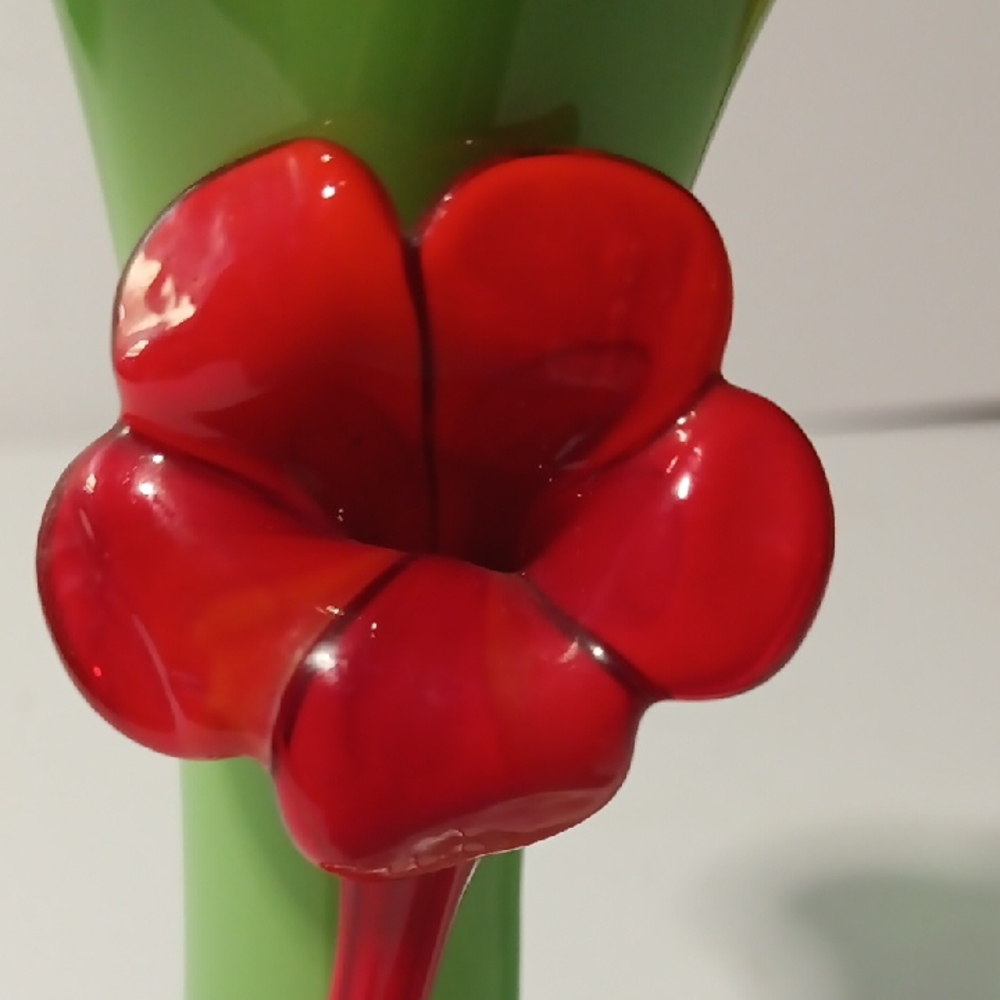 Vintage European Blown Glass Vase Gorgeous Green with Red Flower And Fluted Top - Picture 4 of 9